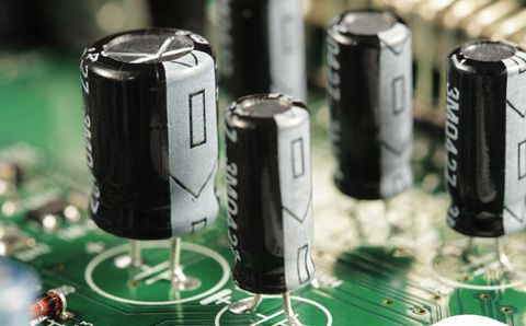 智能電容與普通電容器的區(qū)別到底是誰(shuí)比較好？